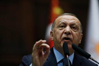 Προκλητικός, αμετανόητος, ανιστόρητος