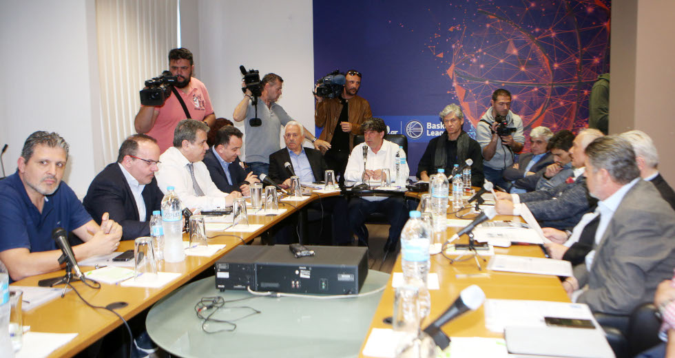 Συνεχίζεται η φαρσοκωμωδία στο ελληνικό μπάσκετ