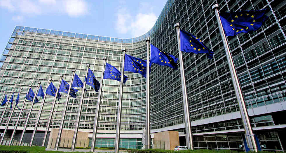 «Ναι» σε ενταξιακές διαπραγματεύσεις για Βόρεια Μακεδονία και Αλβανία