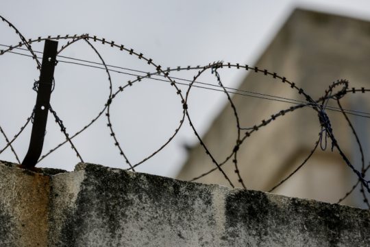 Συνελήφθη ο ένας δραπέτης, πειθαρχική έρευνα για την απόδραση