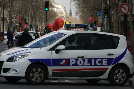 Μία υπεραιωνόβια ύποπτη για δολοφονία 92χρονης στο Παρίσι