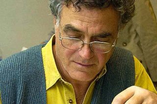 Γιάννης Ιωάννου: το βάλσαμο της σάτιρας