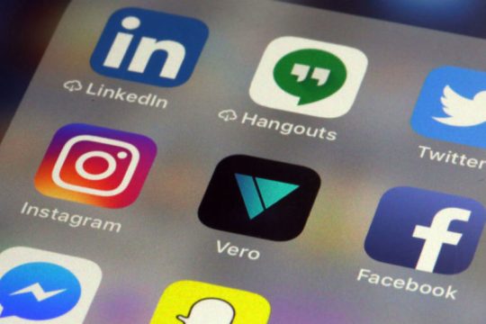 Ρώτησε στο Instagram και αυτοκτόνησε