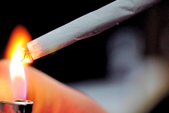 Συνταγματική η απαγόρευση διαφήμισης προϊόντων καπνού στον Τύπο