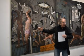 «Ο καλλιτέχνης πρέπει να βλέπει πίσω από το φαίνεσθαι»