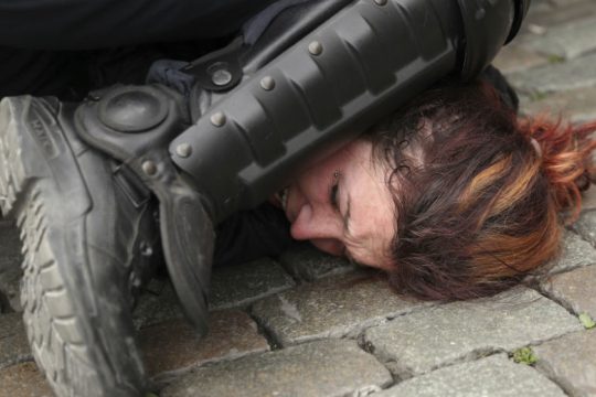 Επεισόδια και 350 συλλήψεις στις Βρυξέλλες με τα κίτρινα γιλέκα