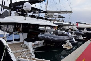 Πολύ κότερο πλάκωσε στην αγορά…