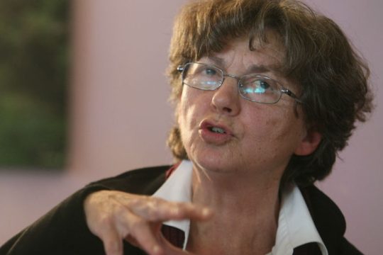 Κατάργηση εισαγγελικού βέτο στις άδειες ζητά η Κούρτοβικ