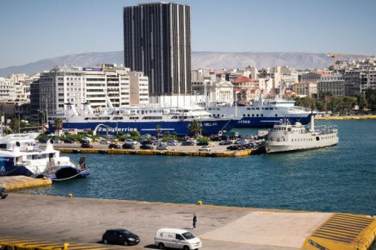 Κλειστά τα λιμάνια, δεμένα τα πλοία την Πρωτομαγιά