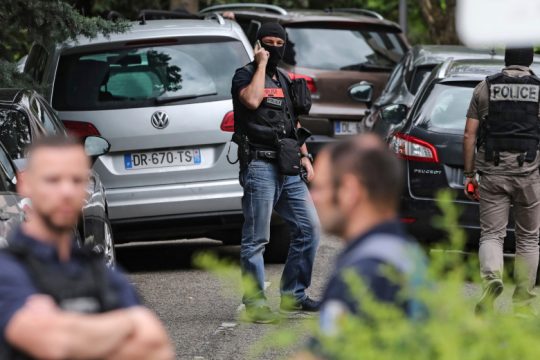 Συνελήφθη ο φερόμενος ως δράστης της επίθεσης στη Λιόν