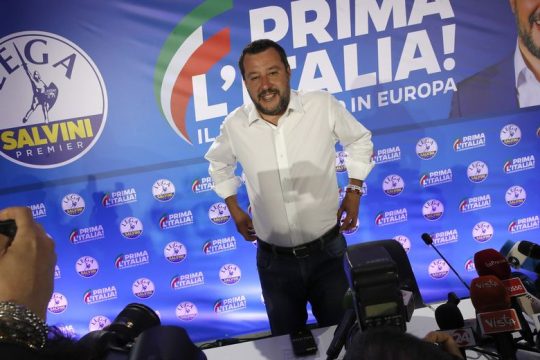Ο Σαλβίνι και τα μυστήρια της Λαμπεντούζα