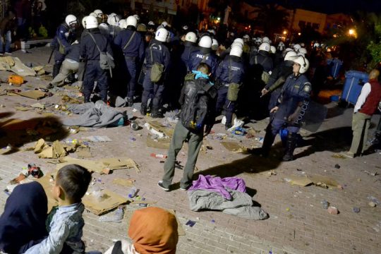 Αρχίζει σήμερα η δίκη των 108 συλληφθέντων προσφύγων