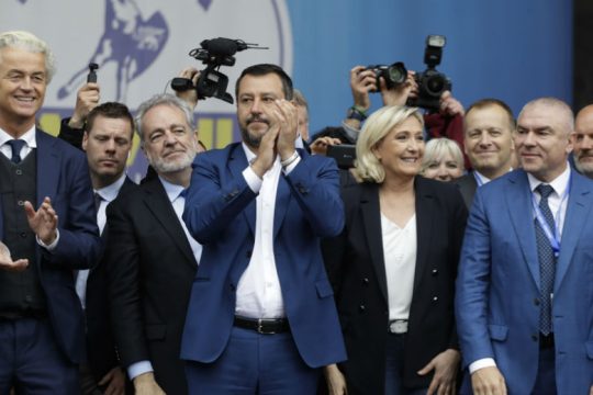 Οι ακροδεξιοί της Ευρώπης ξεκίνησαν την εκστρατεία τους από το Μιλάνο