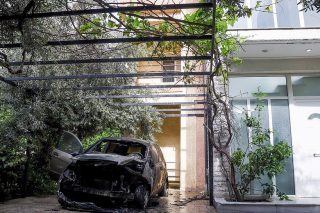 Ανάληψη ευθύνης για τον εμπρησμό στο Ι.Χ. της Μίνας Καραμήτρου