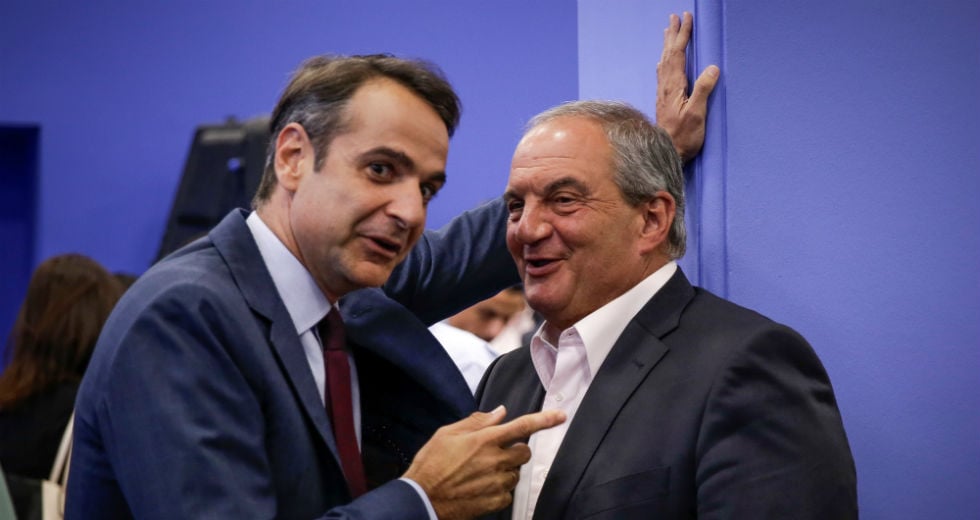 Τετ α τετ Κ. Μητσοτάκη – Κ. Καραμανλή στη Βουλή