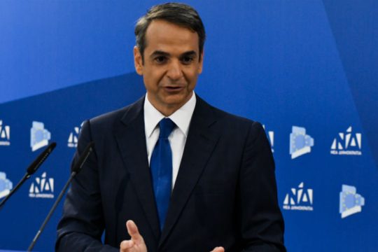 Αγωνιώδης προσπάθεια να αλλάξει το κλίμα