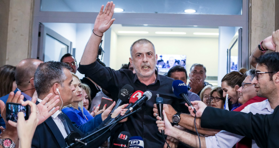 Πειραιάς: στον δεύτερο γύρο Μώραλης και Βλαχάκος