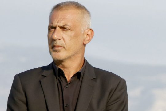 Η απάντηση Μώραλη στον ΣΥΡΙΖΑ για τα εκλογικά περίπτερα