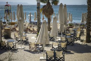 Μπαράκια τροπικά και ηχητικά της παραλίας