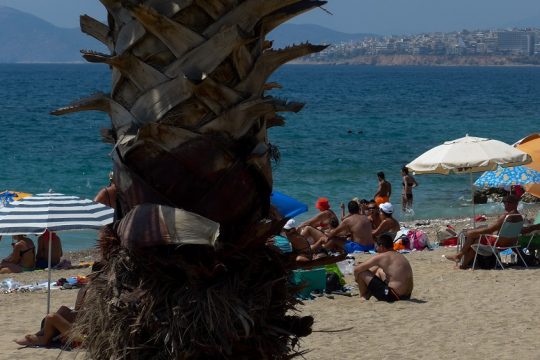 Πρώτο μπάνιο την Κυριακή των εκλογών