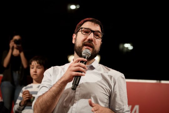 Δημοσκοπήσεις και… προφητείες
