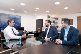 «Γαλάζιος» πυρετός για τους περιφερειάρχες