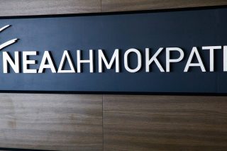Η Ν.Δ. τα γυρίζει και ο Αδωνις το πάει πιο μακριά
