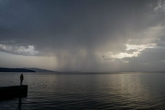Βροχερός καιρός σε όλη τη χώρα