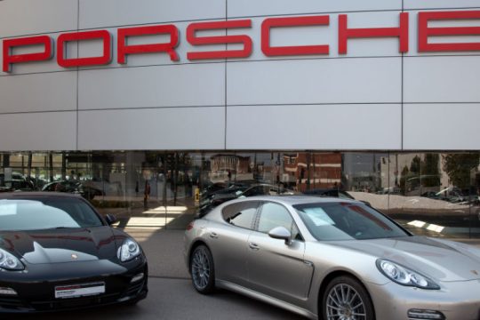Η Porsche περικόπτει εκατοντάδες θέσεις εργασίας - Κλείνουν τρεις θυγατρικές της