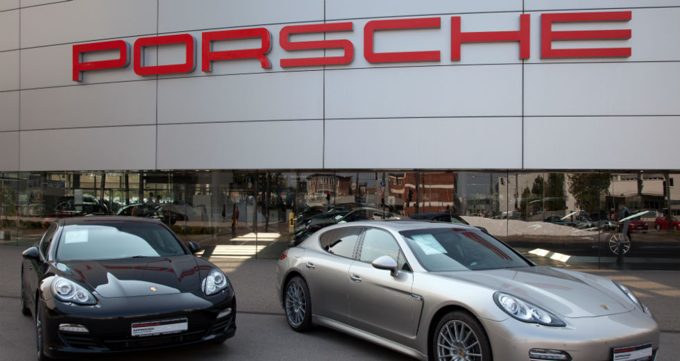 Και η Porsche στον χορό των απολύσεων – Κόβει 1.900 θέσεις εργασίας