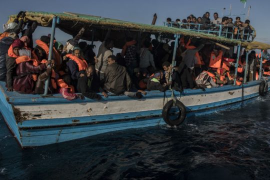 Διάσωση 290 μεταναστών σε δύο επιχειρήσεις ανοιχτά της Λιβύης