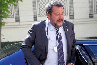 Λεονταρισμοί Σαλβίνι πριν από την κάλπη