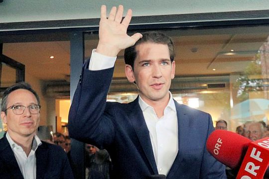 Επεσε η κυβέρνηση Κουρτς στην Αυστρία