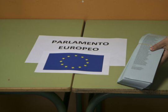 El Pais: Ποιος θα κερδίσει τις ευρωεκλογές;