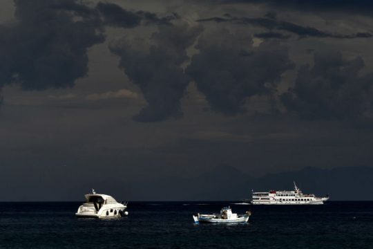 Βροχές και καταιγίδες στα δυτικά, κεντρικά και βόρεια