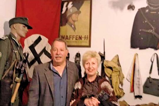 Ακροδεξιές… Μουτζούρες