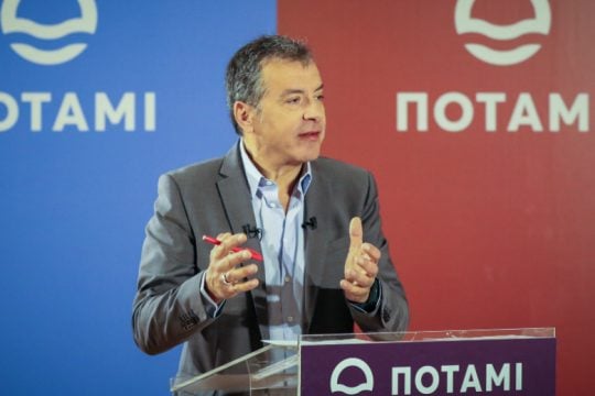 «Επιλέξτε μια πολιτική δύναμη που δεν κάνει κωλοτούμπες»
