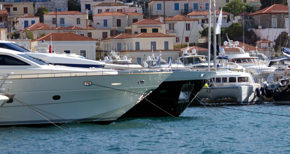 Σύγκρουση τουριστικών σκαφών στην Κέρκυρα