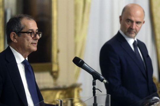 Εξηγήσεις για τα δημοσιονομικά ζητούν οι Βρυξέλλες από τη Ρώμη