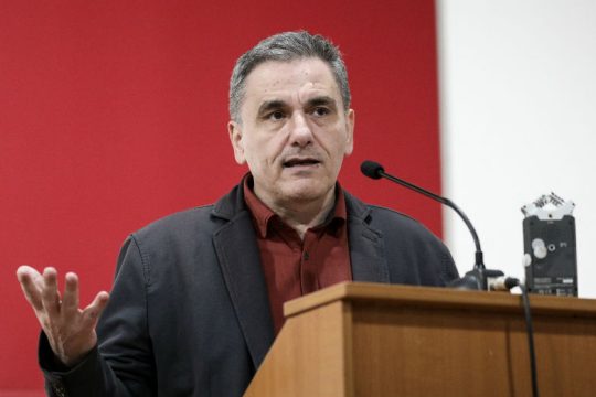 Στην Αθήνα οι δανειστές, στη Βουλή το ν/σ για τις 120 δόσεις