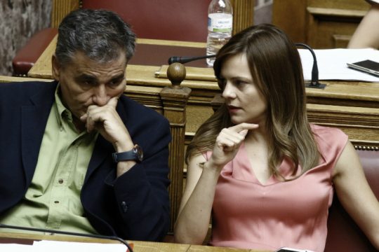«Έκλεισε» το ν/σ για τις 120 δόσεις κι έρχεται τη Δευτέρα στη Βουλή
