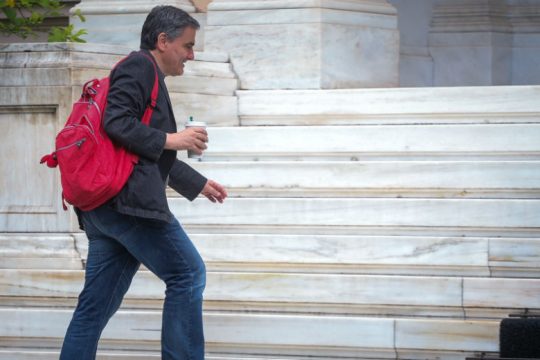 Τετ α τετ Τσίπρα με Τσακαλώτο – Αχτσιόγλου για 120 δόσεις και παροχές