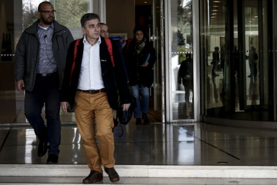 Ξεκινούν οι επαφές με τους θεσμούς για τη γ’ μεταμνημονιακή αξιολόγηση