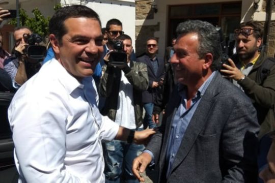 Σε Ανώγεια και Σπήλι ο Αλ. Τσίπρας πριν από την ομιλία στα Χανιά