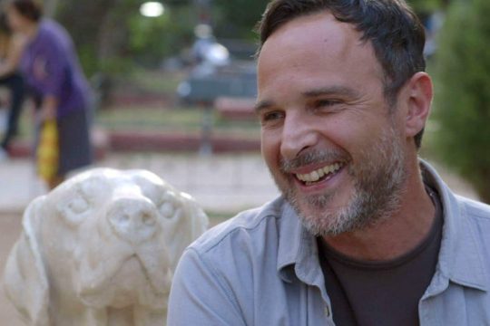 «Θέλουμε τον πολιτικό να λειτουργεί ως μπαμπάς μας»