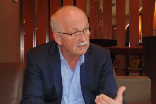 Μπούλμαν: «Σκηνοθεσία η οριοθέτηση του Βέμπερ από την Ακροδεξιά»