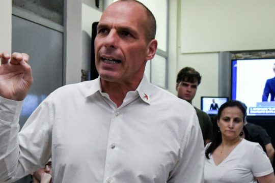 Βαρουφάκης: «Αύριο ξεκινά η αρχή του τέλους της ελληνικής κρίσης»