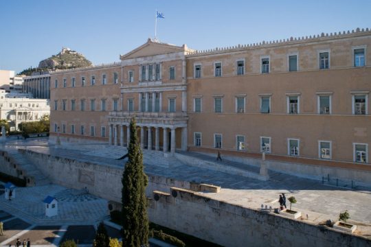 Αμφισβητούν τον θεσμό της Βουλής