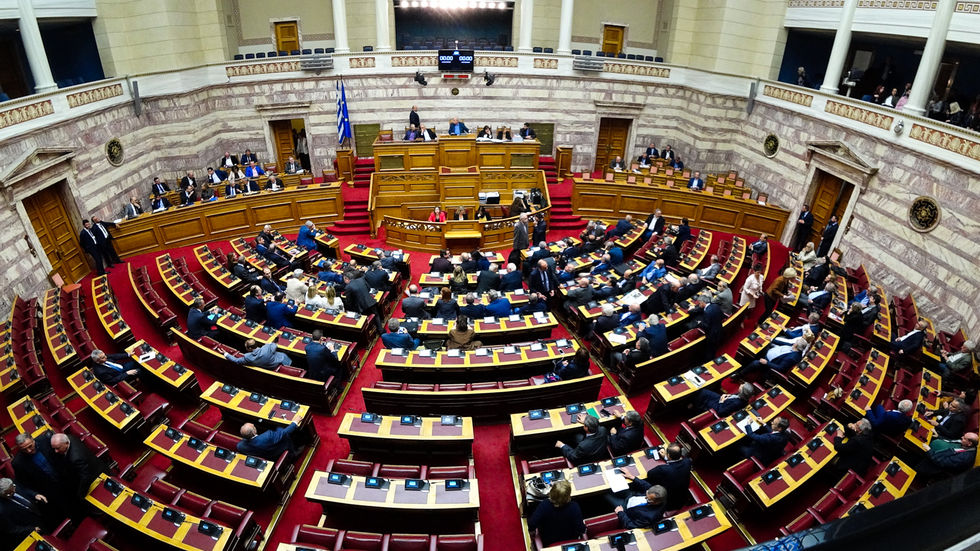 Τα «μπες-βγες» στα κόμματα