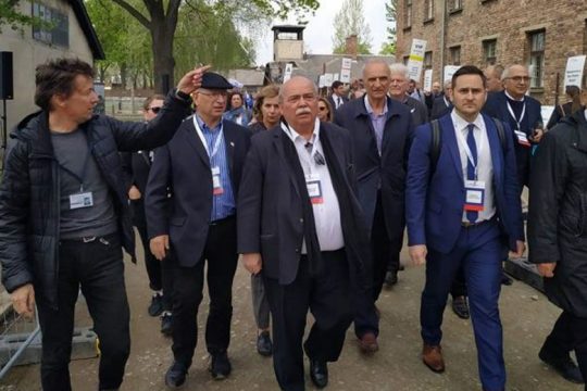 Στην «Πορεία των Ζώντων» ο Βούτσης, ελληνική έκθεση στο Άουσβιτς